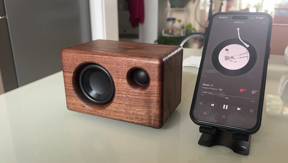 藍(lán)牙音箱1.jpg 藍(lán)牙音箱1.jpg